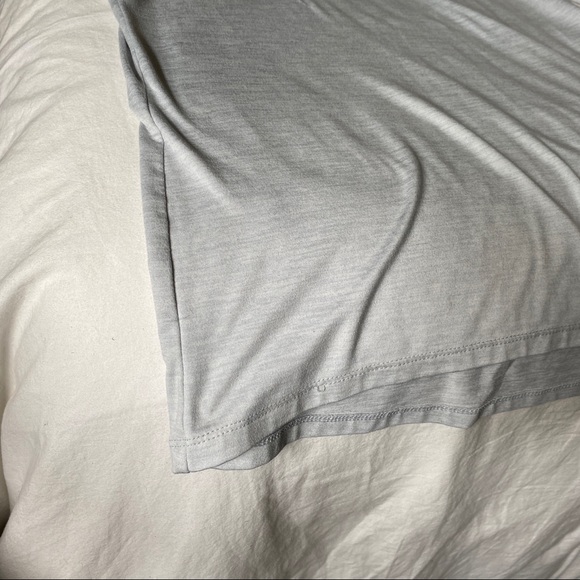 Well Calm Light Blue Yoga T-Shirt Size Small - Picture 6 of 9